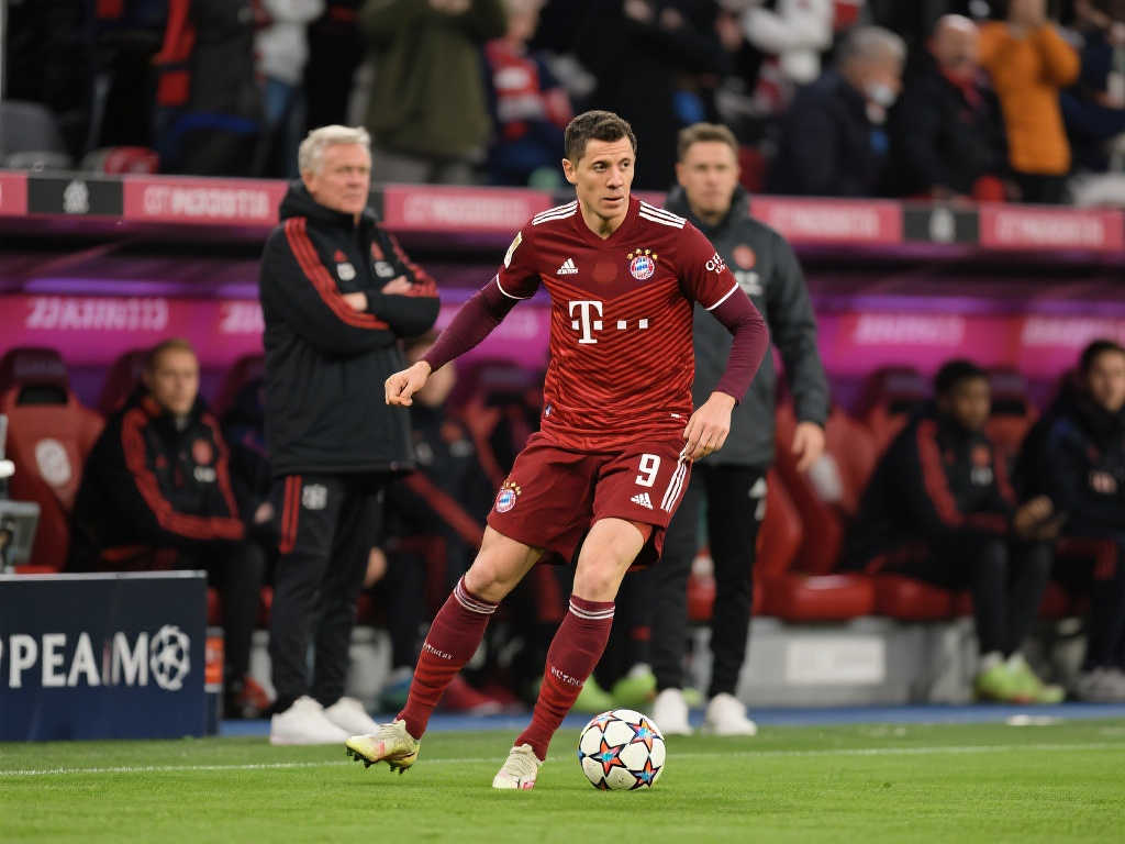 拜仁双重打击：穆西亚拉或赛季无缘，穆勒今夏离队